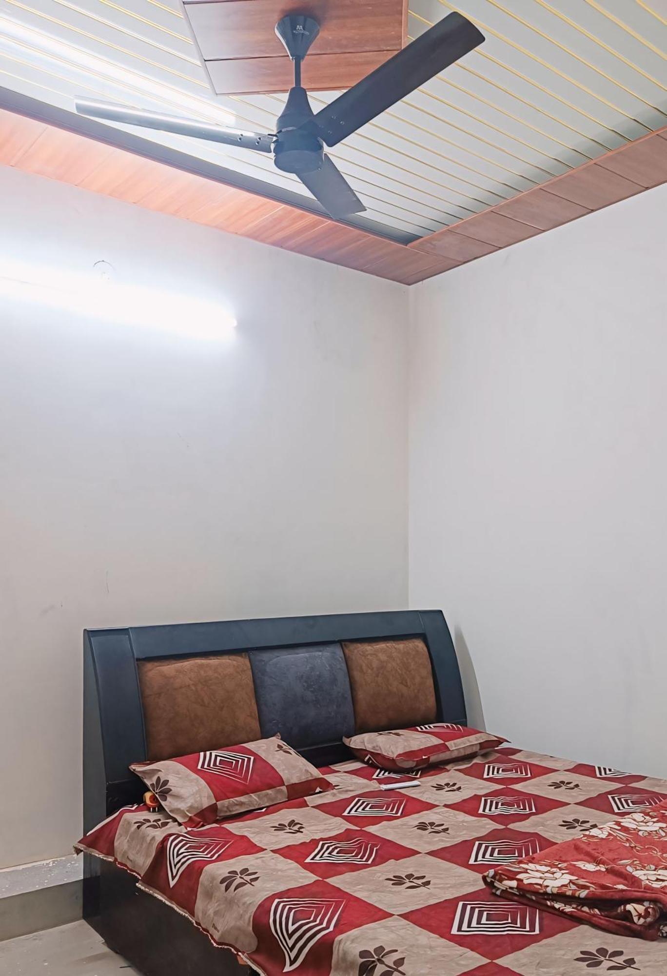 Keshav Narayan Home Stay Матхура Экстерьер фото