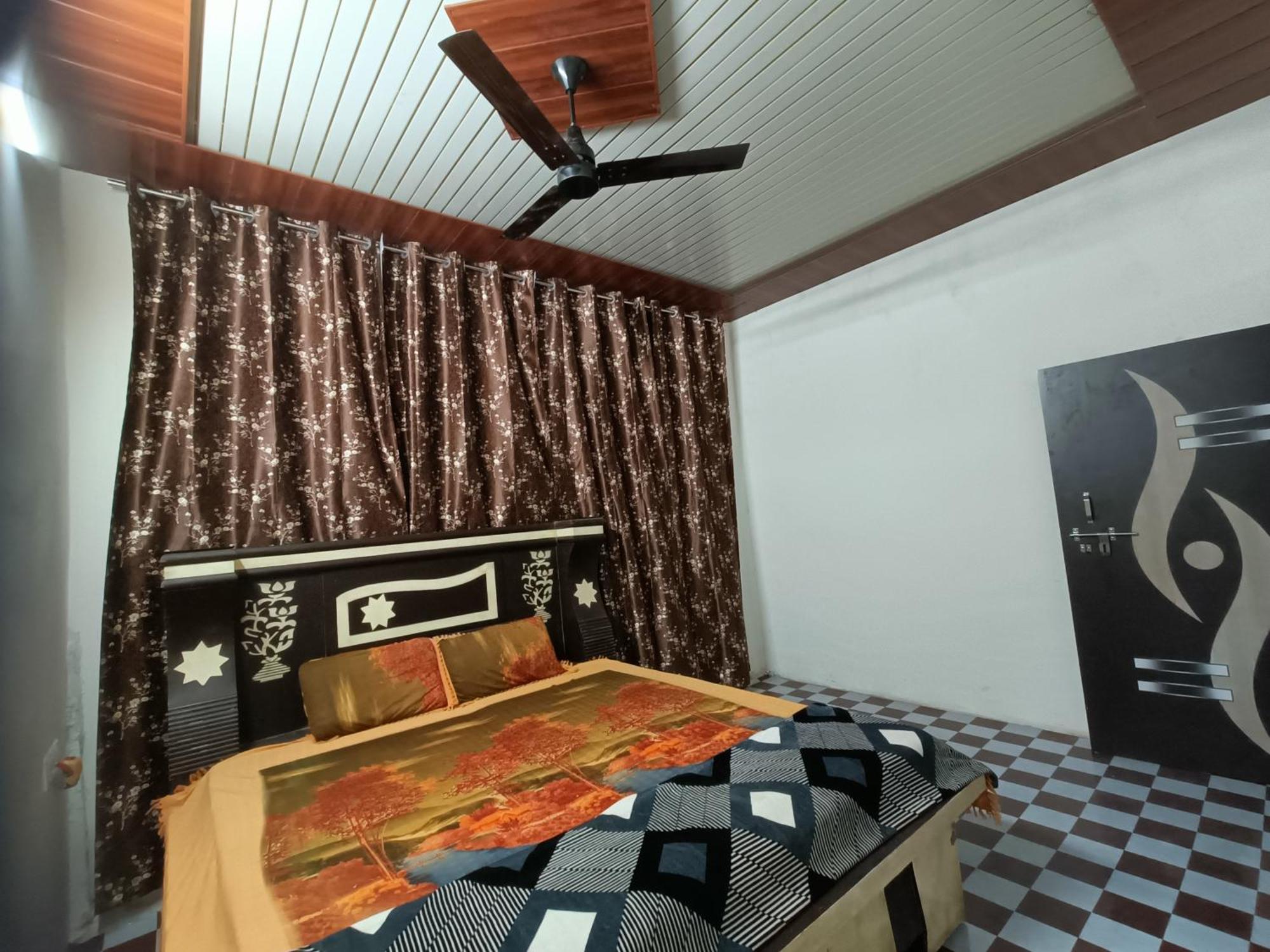 Keshav Narayan Home Stay Матхура Экстерьер фото